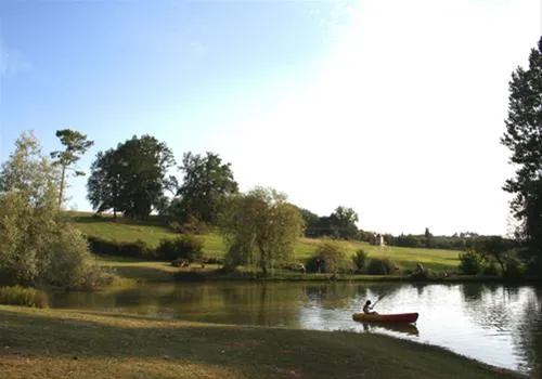 camping-les-valades--coux-et-bigaroque-izdur