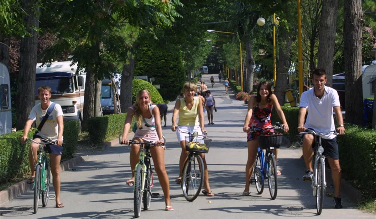 camping-bella-italia-peschiera-del-garda-ky2hd