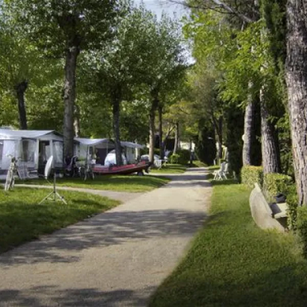 camping-bella-italia-peschiera-del-garda-rdlkj