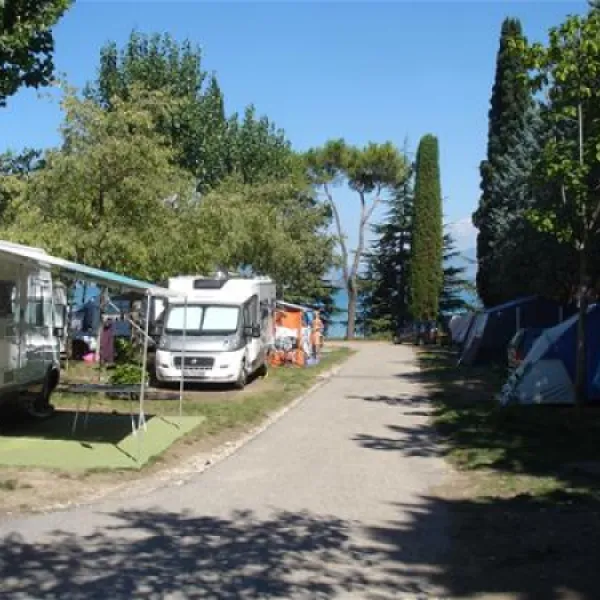 camping-bella-italia-peschiera-del-garda-rrx4t