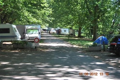 camping-gaston-marchand-st-jean-de-la-ruelle-fndw2