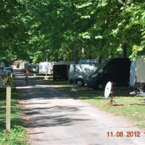 camping-gaston-marchand-st-jean-de-la-ruelle-nfxyn
