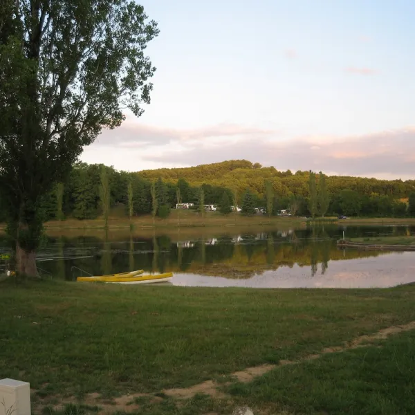 camping-le-lac-de-parisot-parisot-wejal