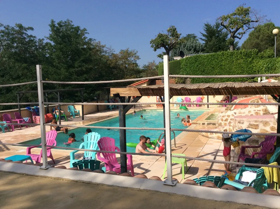 camping-les-roches-ardche-vkgom