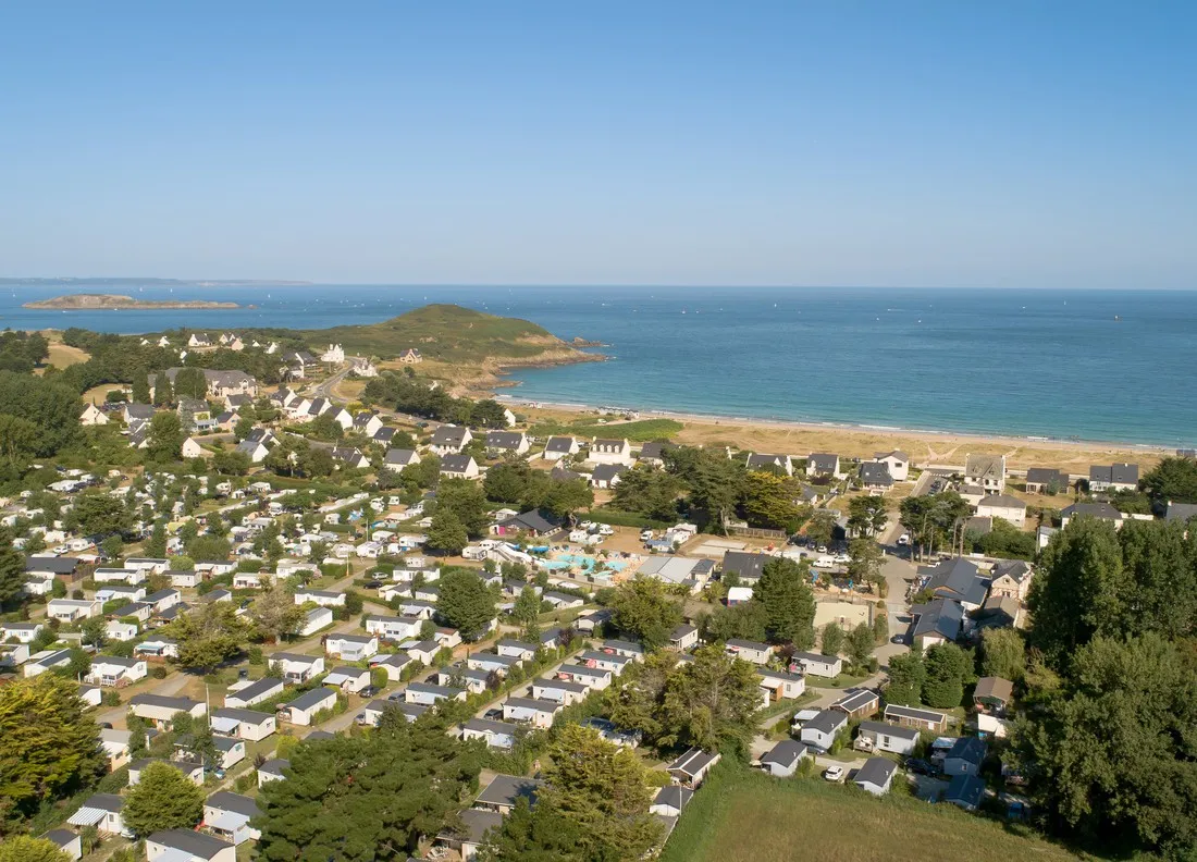flower-camping-longchamp-st-lunaire-k0kkk