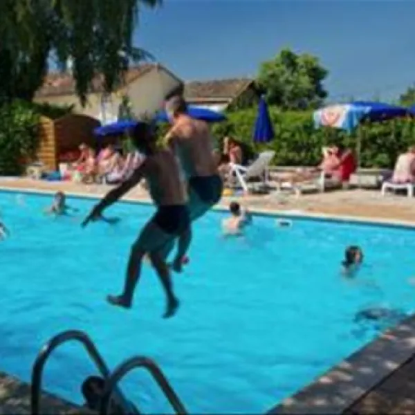 camping-le-pressoir-petit-palais-et-cornemps-2xr3x