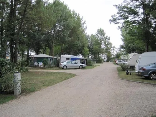 camping-le-pressoir-petit-palais-et-cornemps-ja2ce