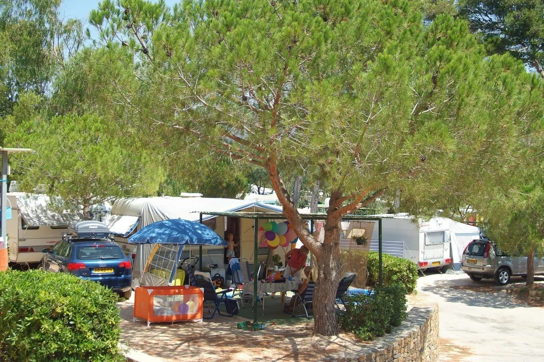 camp-du-domaine-bormes-les-mimosas-rolsm