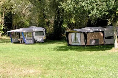 camping-du-goyen-mahalon-8in6l