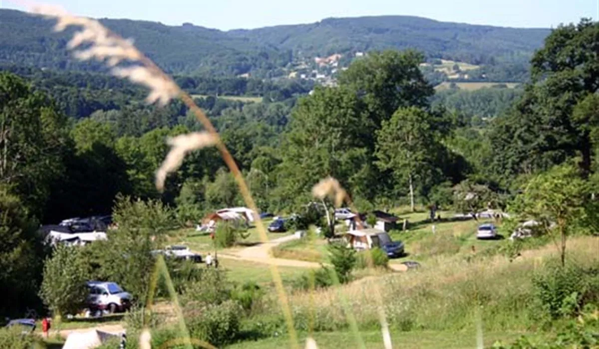 camping-aire-naturelle-domaine-le-peyral-la-salvetat-i1vih