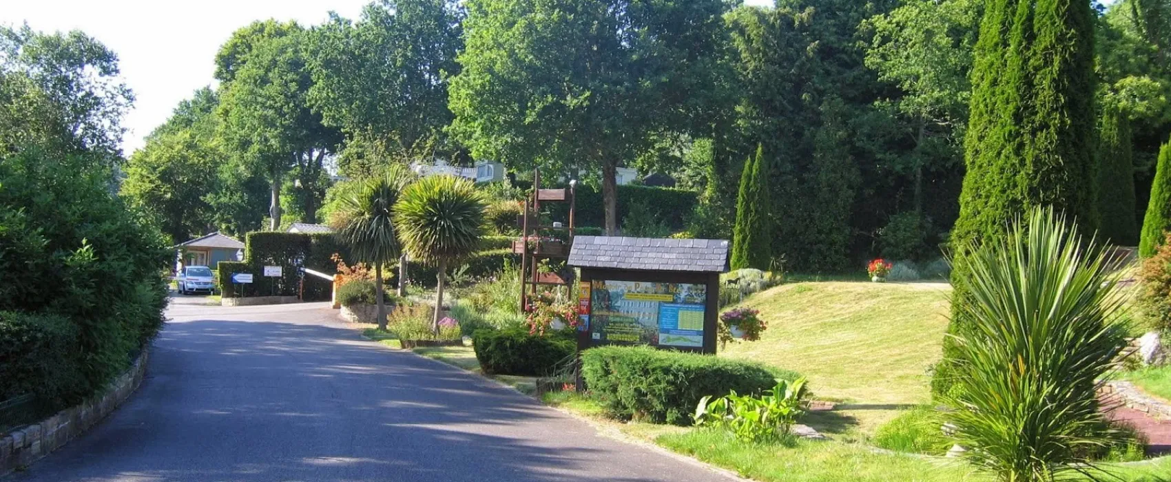Camping Du Manoir De Pen Ar Steir