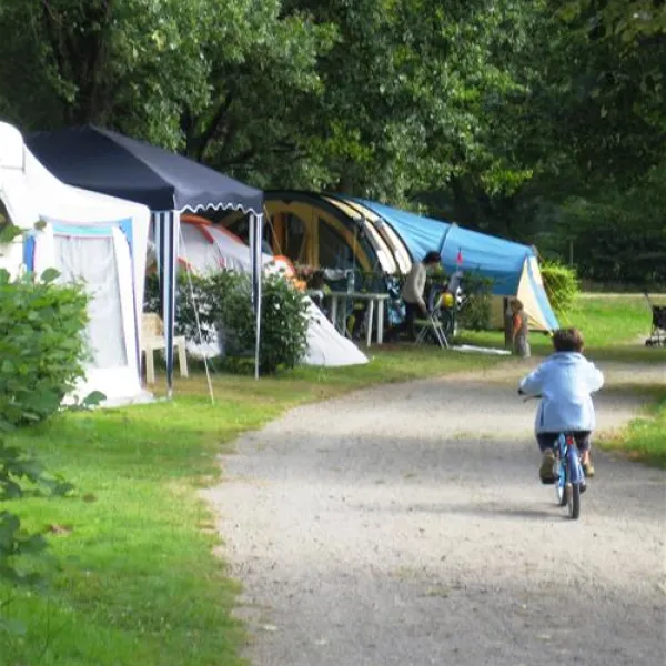 camping-du-lac-de-mondon-cromac-h68lw