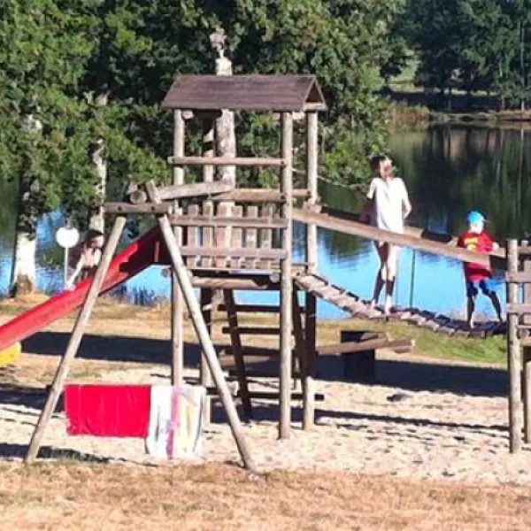 camping-du-lac-de-mondon-cromac-pkmby