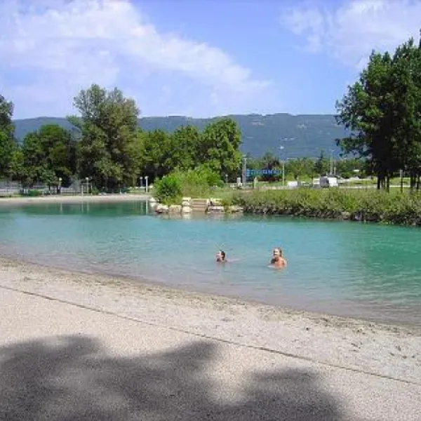 camping-vivacamp-le-colombier-ain-b1xvx
