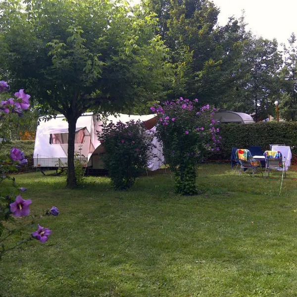 camping-vivacamp-le-colombier-ain-r4i8x