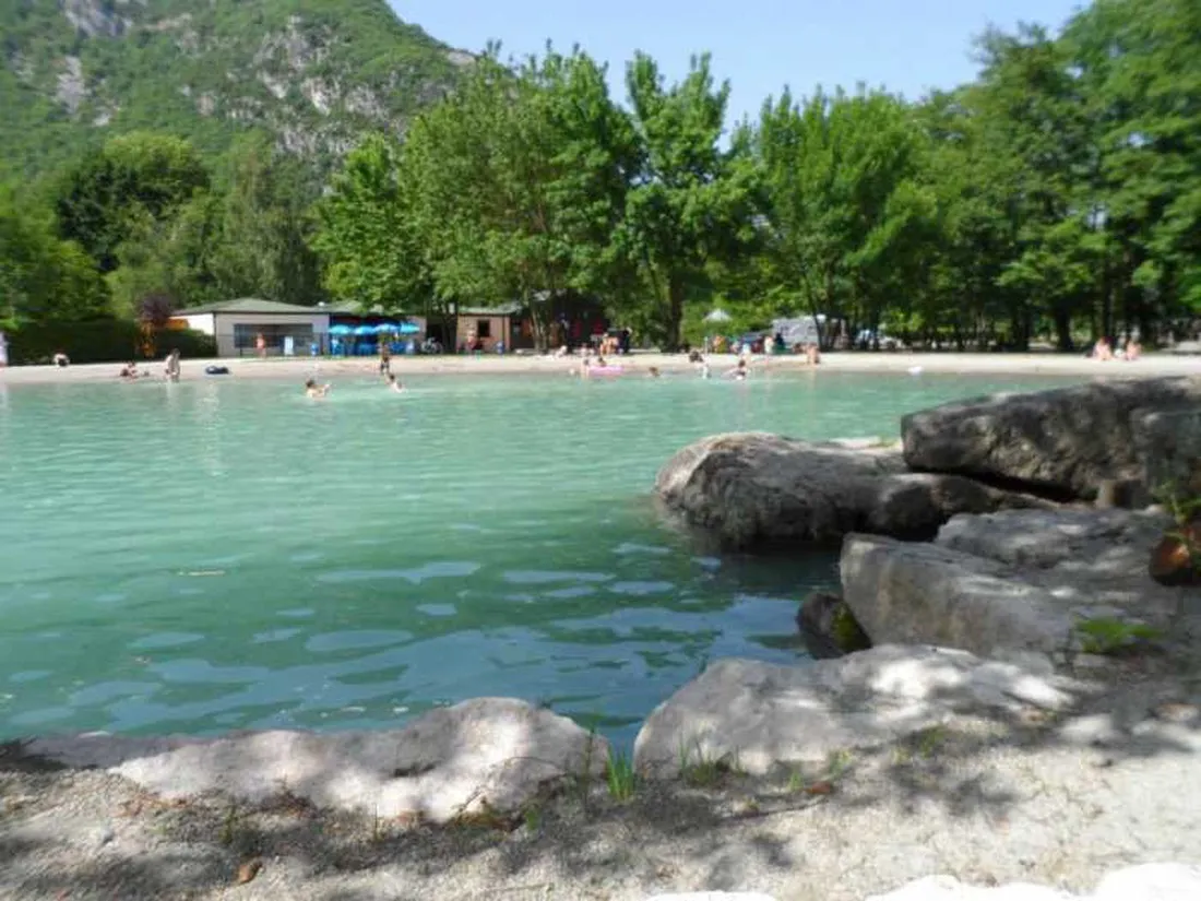 camping-vivacamp-le-colombier-ain-z2sy2