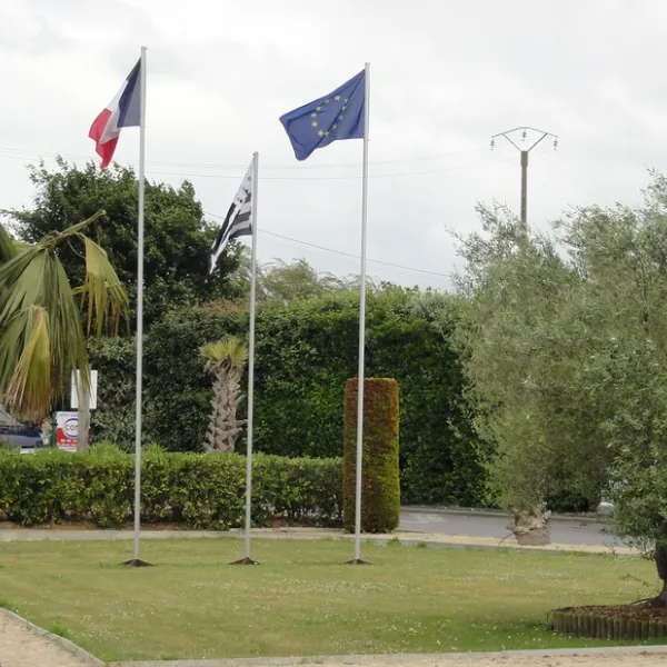 camping-les-chevrets-st-coulomb-m409v