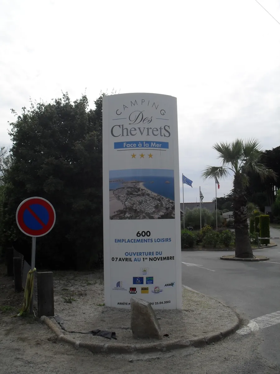 camping-les-chevrets-st-coulomb-rybgp