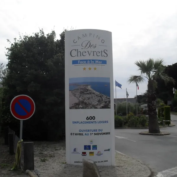 camping-les-chevrets-st-coulomb-rybgp
