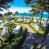 camping-les-chevrets-st-coulomb-yowec