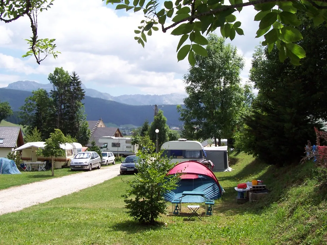 camping-les-eymes-isre-5bbpj