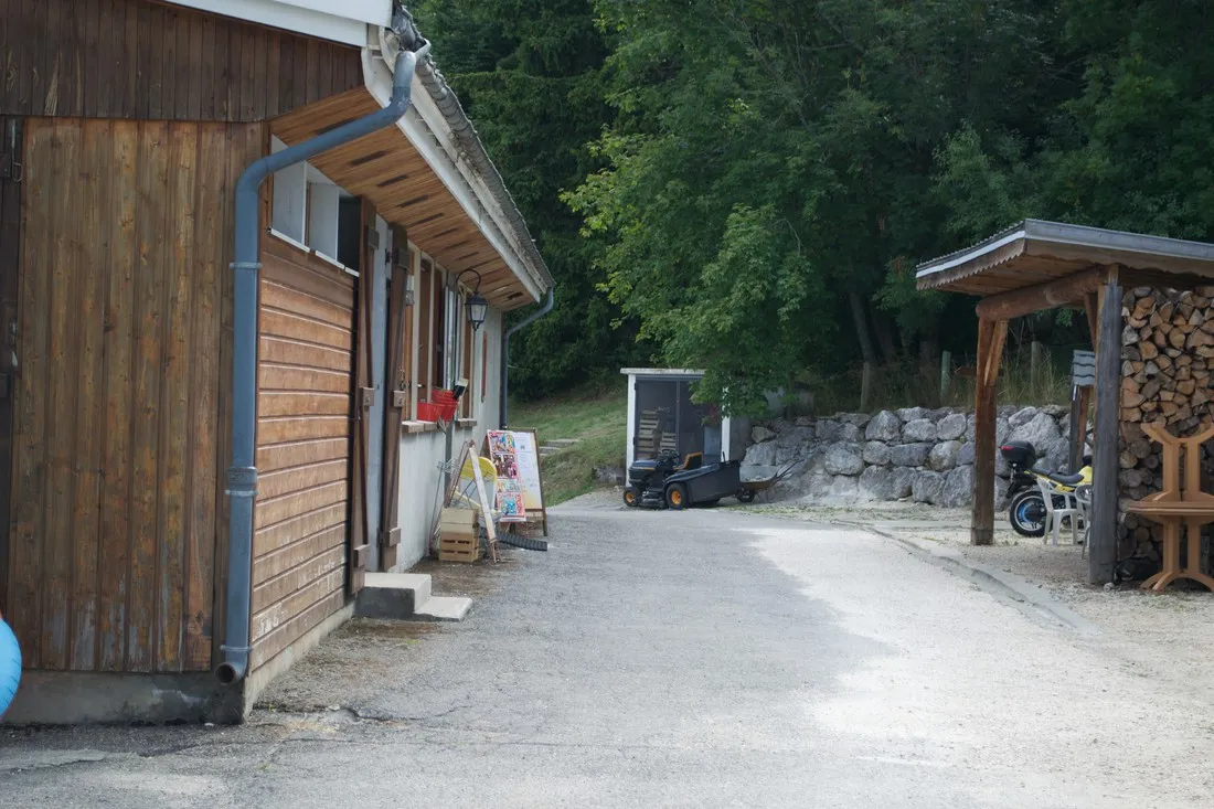 camping-les-eymes-isre-nguvj