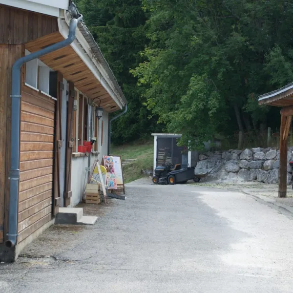 camping-les-eymes-isre-nguvj