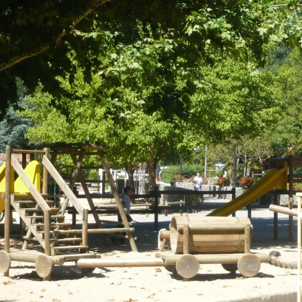 camping-de-retourtour-ardche-akusa