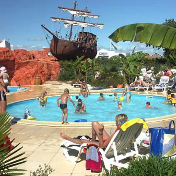 camping-le-village-corsaire-des-2-plages-chatelaillon-pugxs