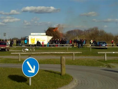 camping-am-deich-nordsee-krummhrnupleward-b7tk2
