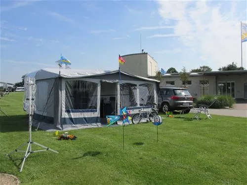 camping-am-deich-nordsee-krummhrnupleward-feejm