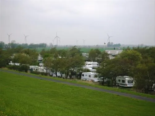 camping-am-deich-nordsee-krummhrnupleward-h3rjh