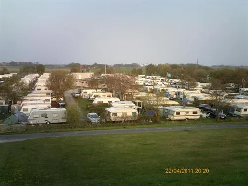 camping-am-deich-nordsee-krummhrnupleward-nvbdn