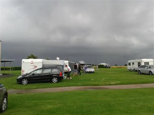 camping-am-deich-nordsee-krummhrnupleward-troem