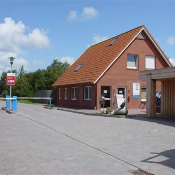 camping-am-deich-nordsee-krummhrnupleward-xja21