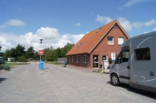 camping-am-deich-nordsee-krummhrnupleward-ytjxe