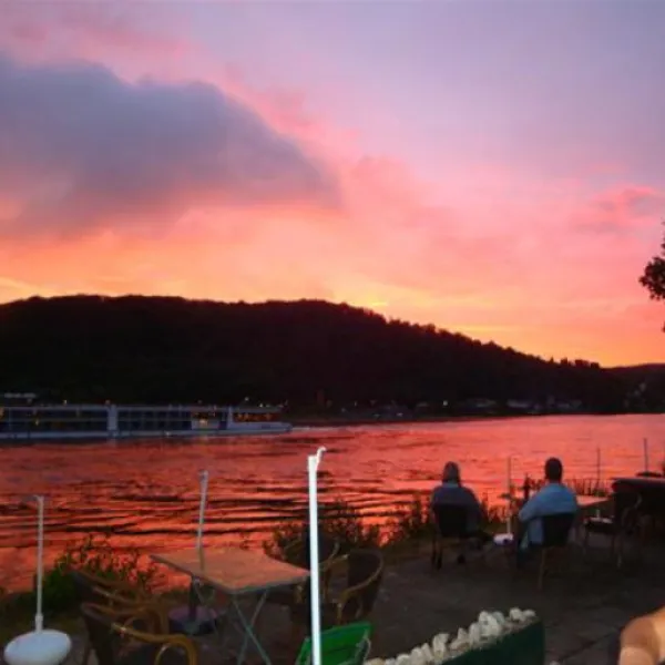 camping-auf-dem-salmenfang-rheinbreitbach-qzony