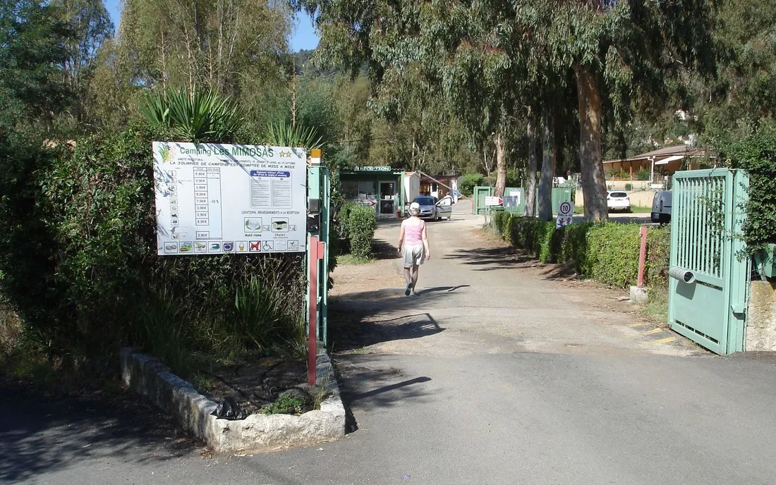 camping-les-mimosas-ajaccio-gyk84