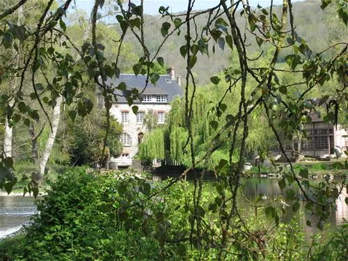 camping-les-rochers-des-parcs-le-vey-xv8t0