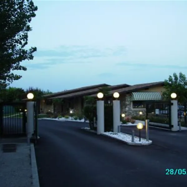 camping-villaggio-tiglio-sirmione-lago-di-garda-8up3c