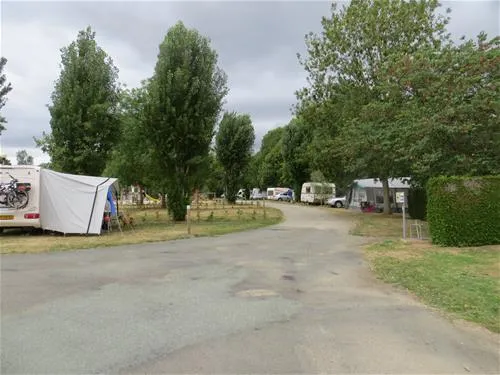 camping-municipal-le-sans-souci-fresnay-sur-sarthe-jbx4h