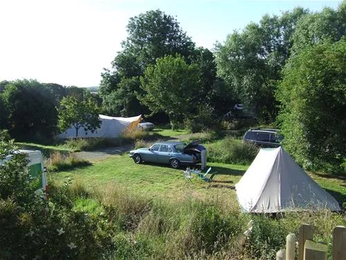 camping-aire-naturelle-le-coq-hardi-hengoat-8wxxw