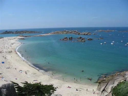 camping-aire-naturelle-le-coq-hardi-hengoat-hovzh