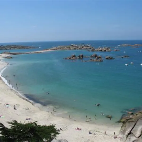 camping-aire-naturelle-le-coq-hardi-hengoat-hovzh