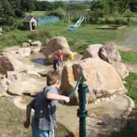 camping-aire-naturelle-le-coq-hardi-hengoat-l15uq