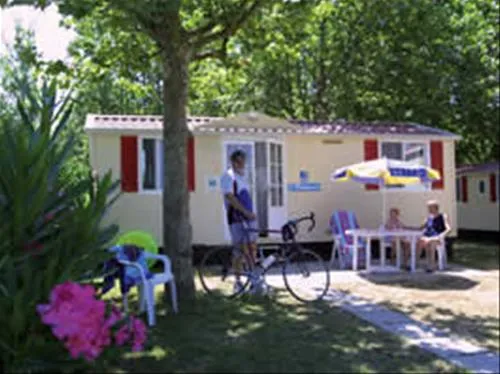 campeggio-san-francesco-desenzano-del-garda-bayfy