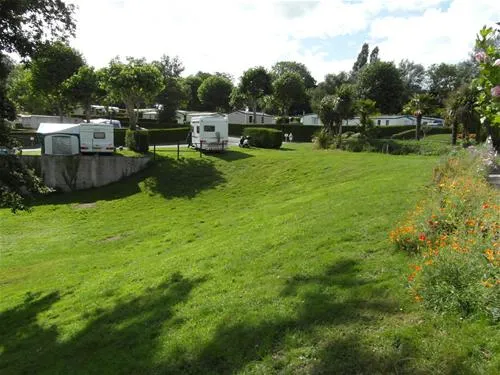 camping-municipal-de-la-hallerais-taden-mr2gm