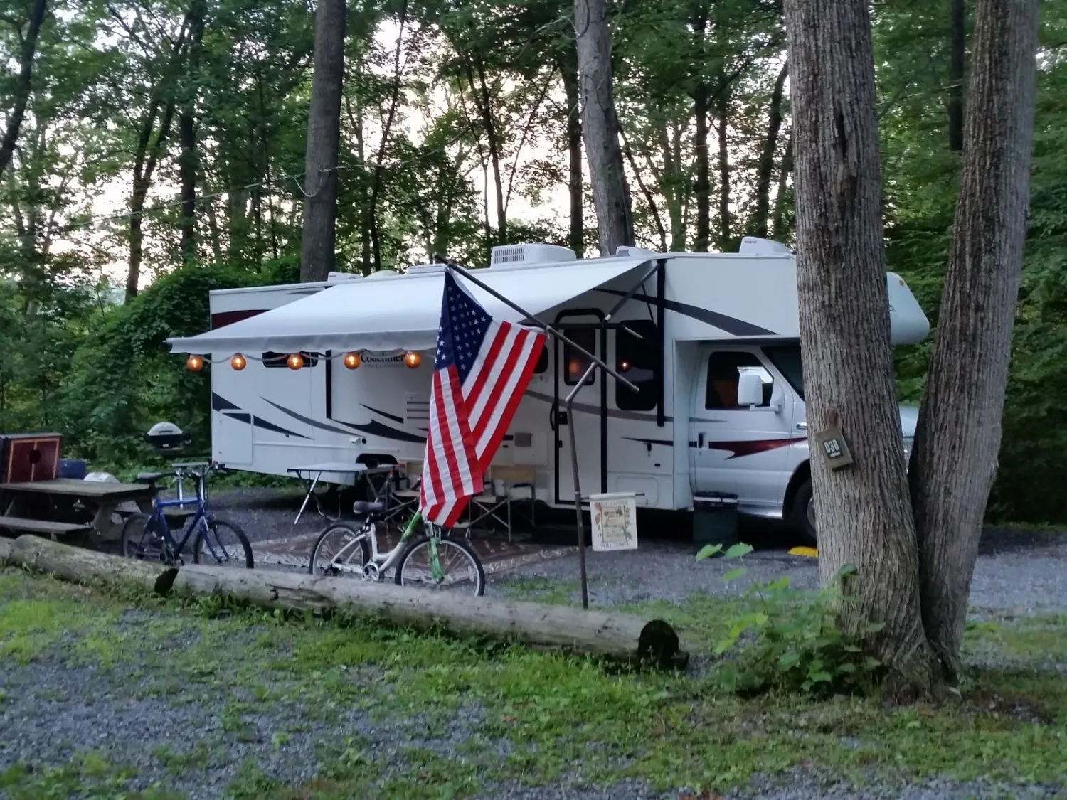 adventure-bound-camping-resort-oak-creek-bowmansville-y0j22