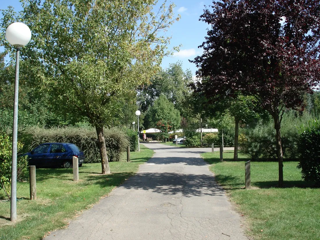 camp-municipal-la-haute-ile-neuilly-sur-marne-b7ugg