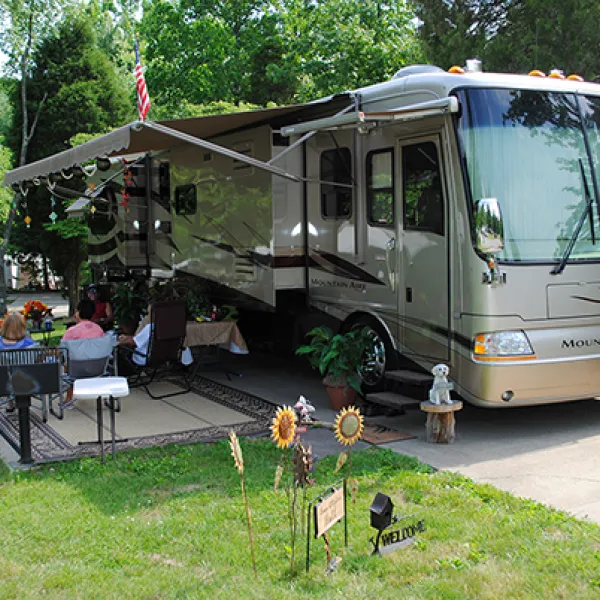 lake-rudolph-campground-rv-resort-santa-claus-vbxzw